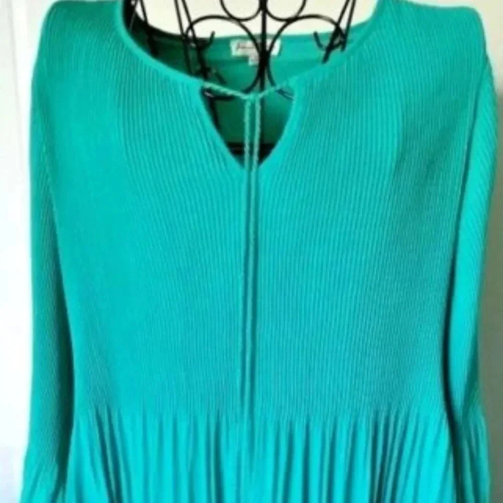 Jane and Delancey Tunic Size Small Tassels Pleated
